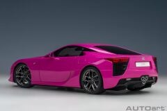 1:18 Autoart Lexus LFA Passionate Pink