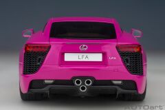 1:18 Autoart Lexus LFA Passionate Pink