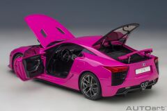 1:18 Autoart Lexus LFA Passionate Pink