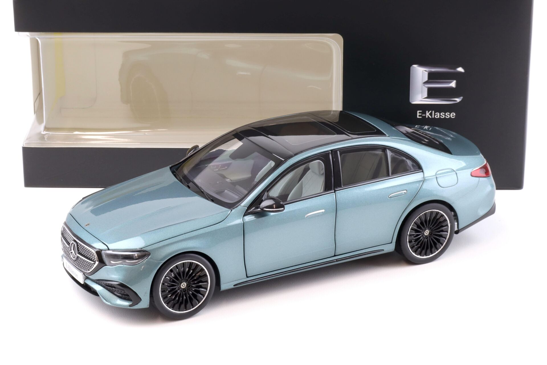 1:18 İscale Mercedes E Klasse W214 AMG