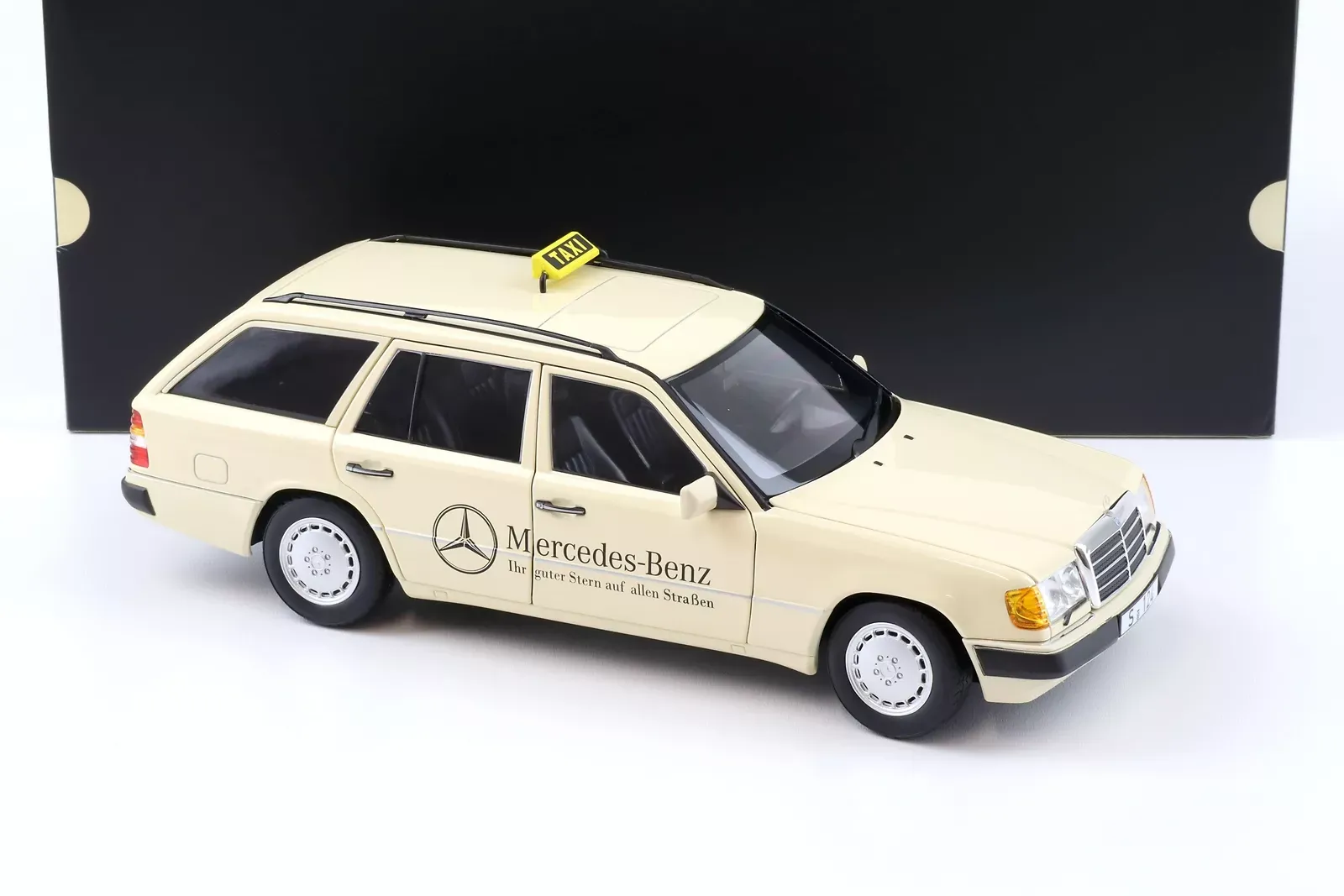 1:18 Norev S124 Mercedes E Klasse 300D taxi SW