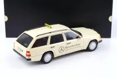 1:18 Norev S124 Mercedes E Klasse 300D taxi SW