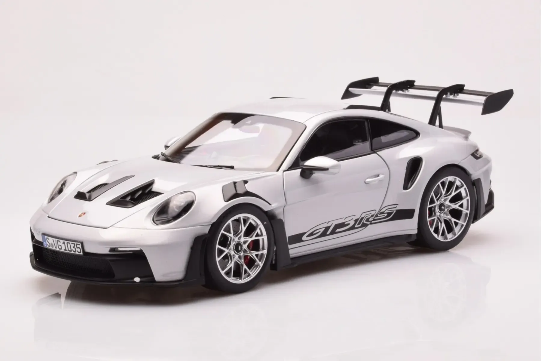 1:18 Norev Porsche 911 992 GT3 RS Buz Grisi