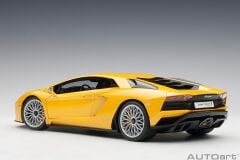 1:18 Autoart Lamborghini Aventador S (Yeni Giallo Orion)