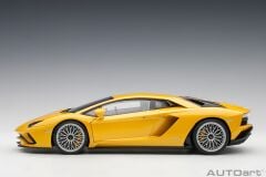 1:18 Autoart Lamborghini Aventador S (Yeni Giallo Orion)