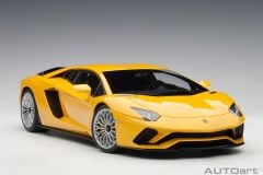 1:18 Autoart Lamborghini Aventador S (Yeni Giallo Orion)